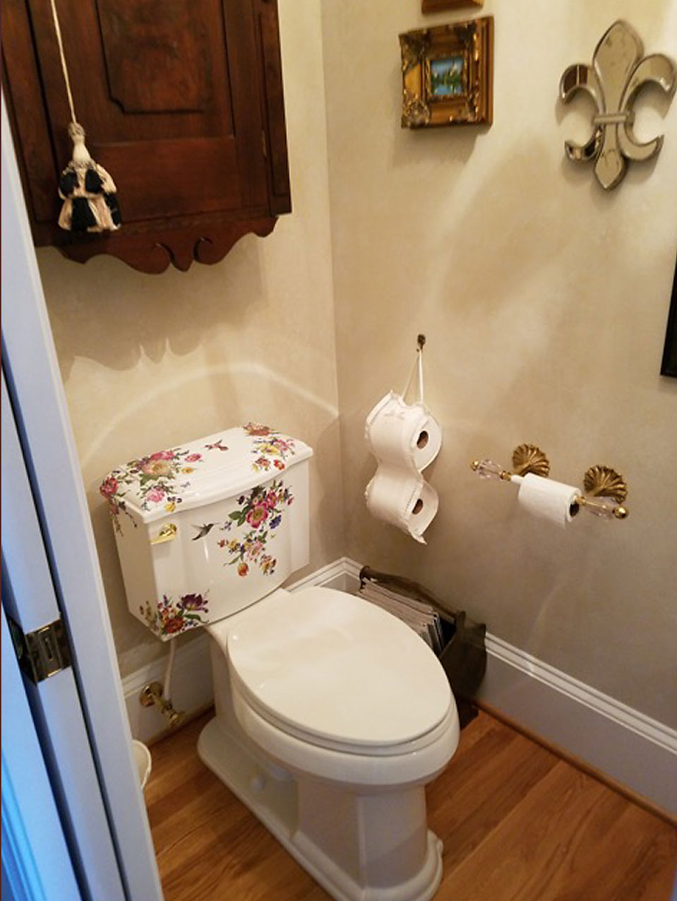Traditional powder with custom painted toilet